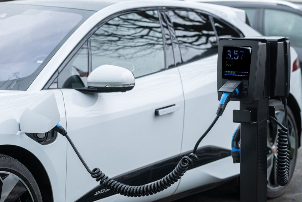 Nabíjení elektromobilu z nabíjecí stanice